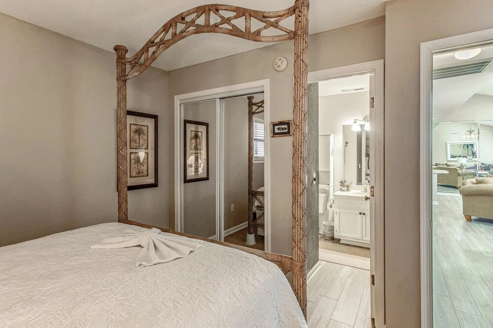 Walk to Beach! North Myrtle Beach Condo w/ Balcony
