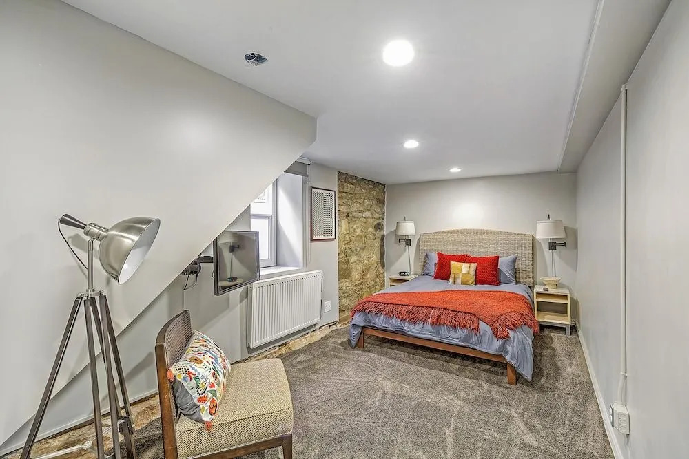 Garden Apartment in a Stately Capitol Hill Victorian House