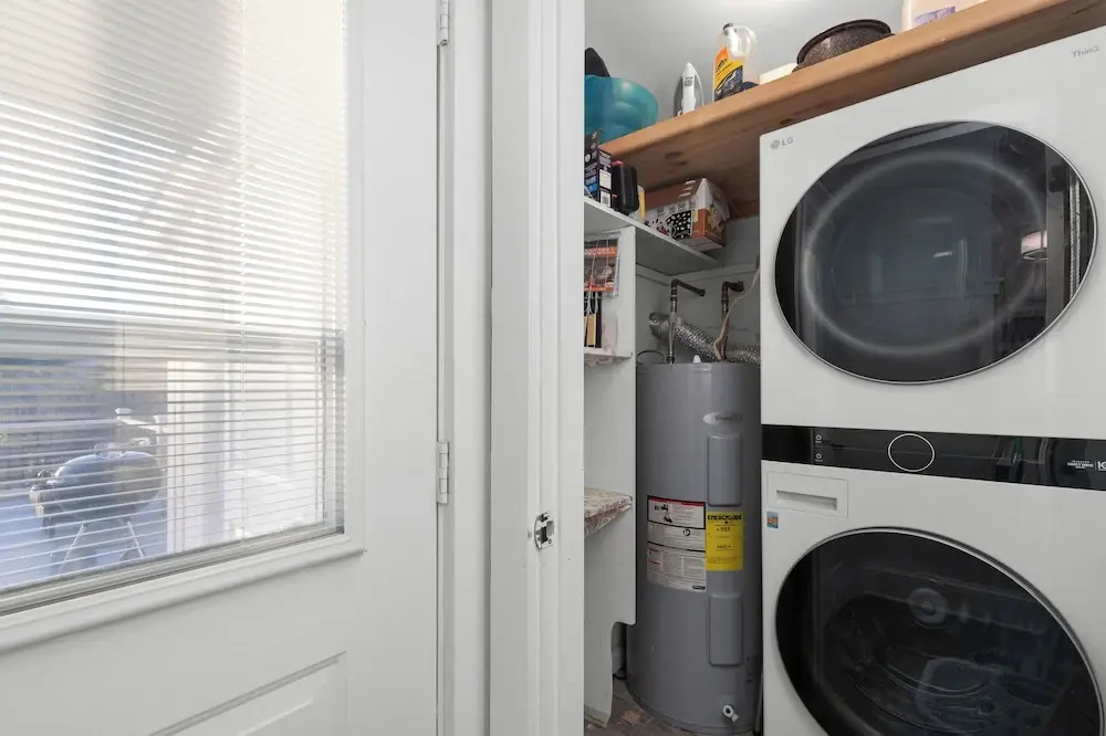 Searenity Awaits: 2-bd, 2-ba Coastal Escape! Perfect for 5! Pet Friendly!