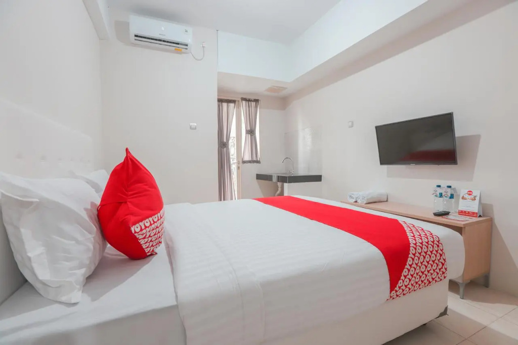 Hotel O Ciputat Near Apartment Green Lake View Ciputat