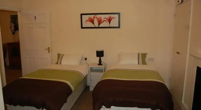 Bentons Guest House