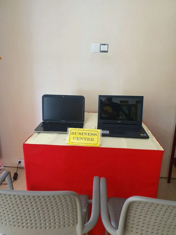 Law Ka Thit Sar Hotel - Hostel
