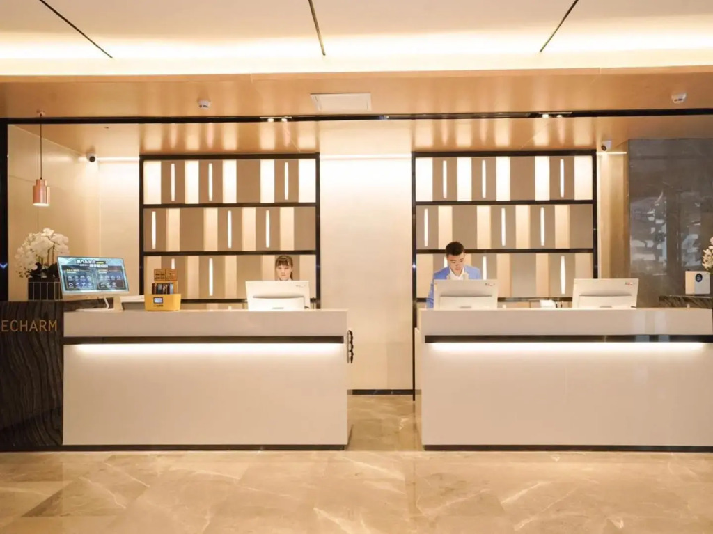 Echarm International Hotel Canton Tower Pazhou Convention and Exhibition Center Lujiang Metro Station Branch