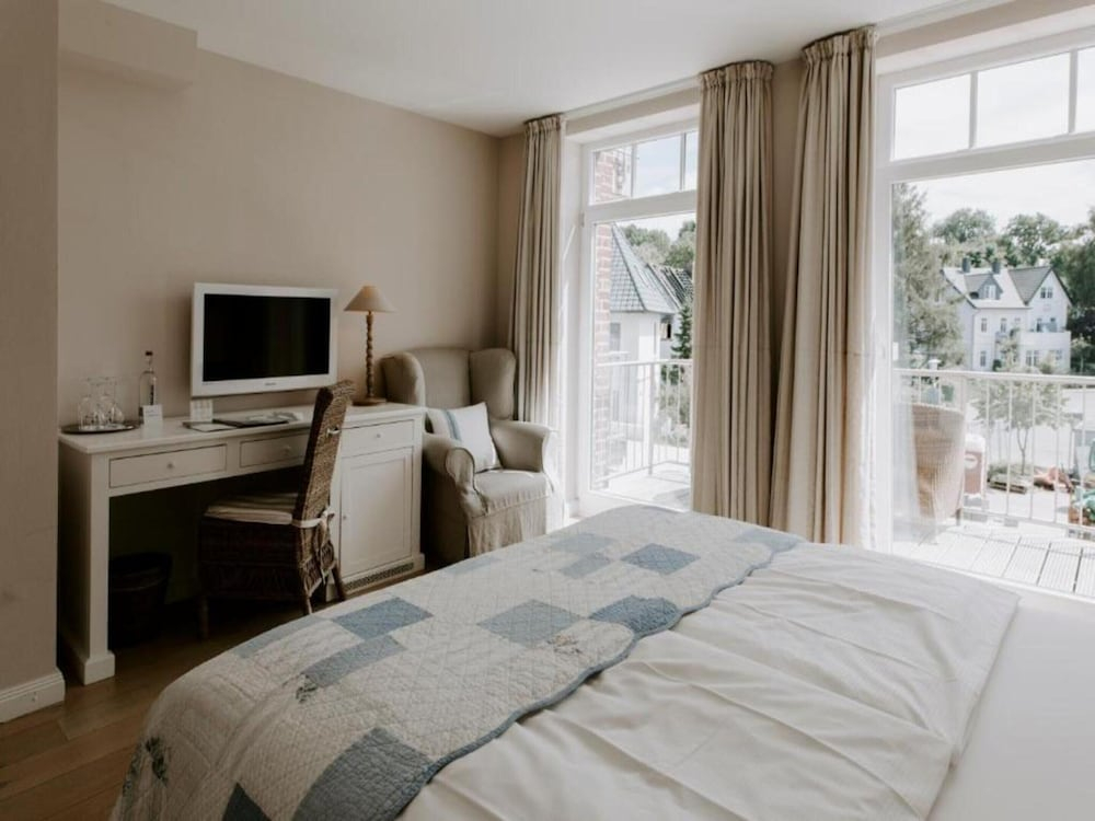 Heikendorf Double Room Land Side MS Europa