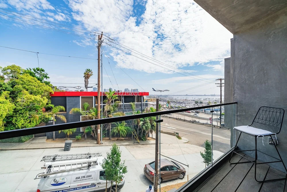 City24 Condo Hotel Little Italy Mission Hills