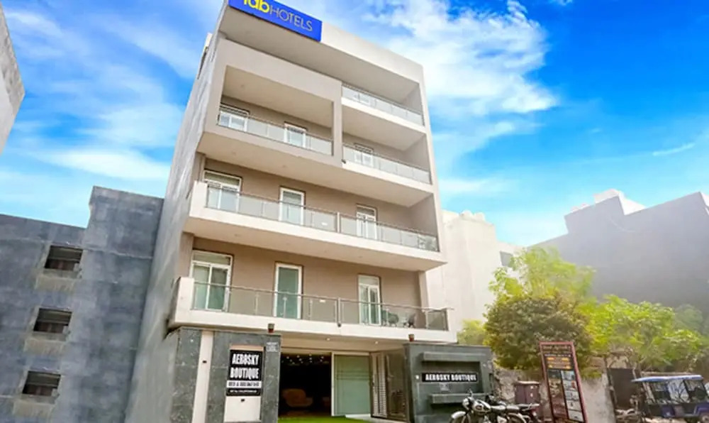 FabHotel Silver Oak BnB - Nr Yashobhoomi Convention Centre