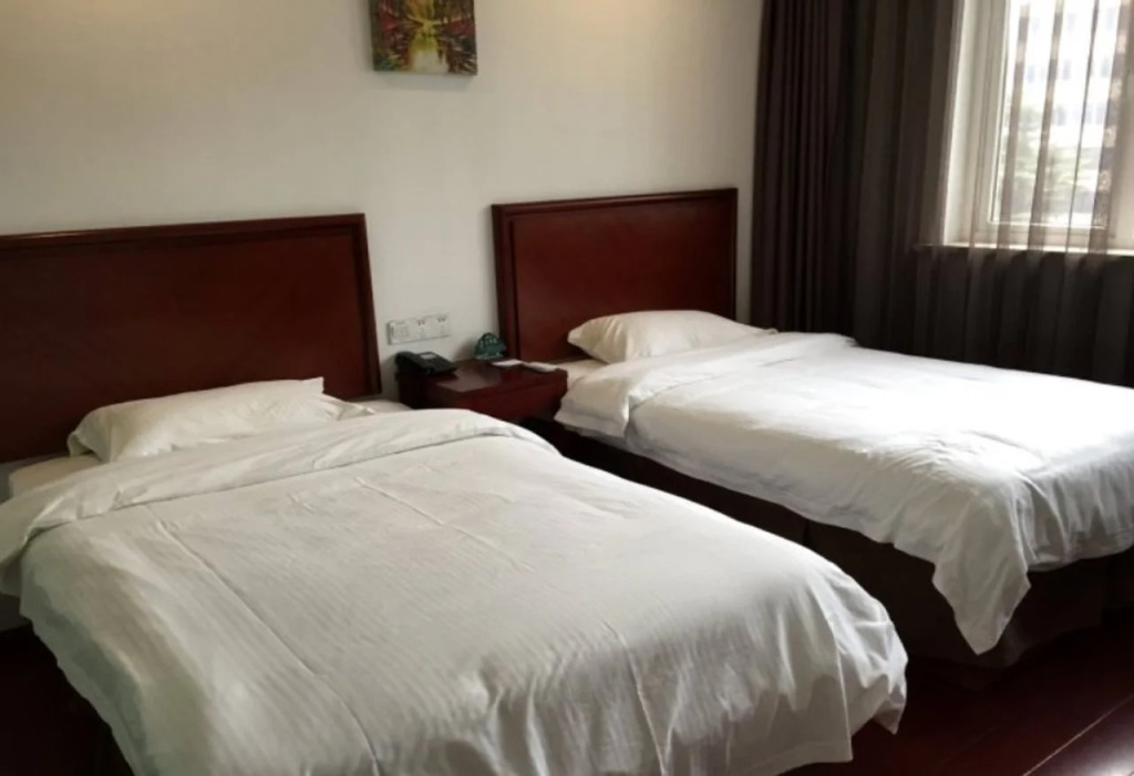 GreenTree Inn Jiangsu Zhenjiang Yaohan Express Hotel