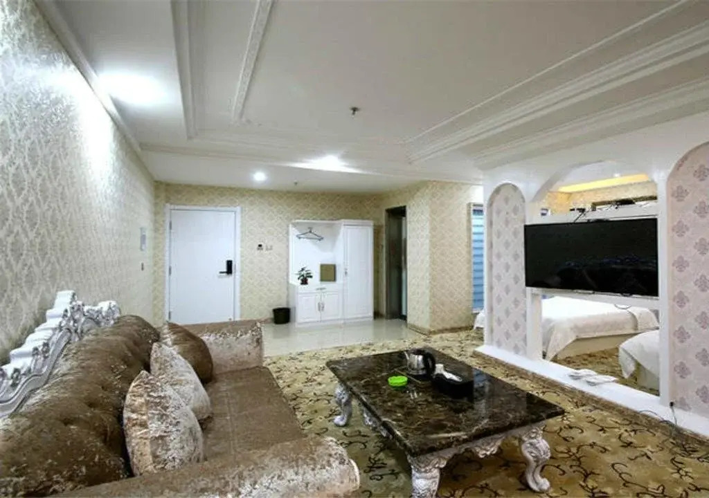 Zhang Ye Long Sheng Holiday Hotel