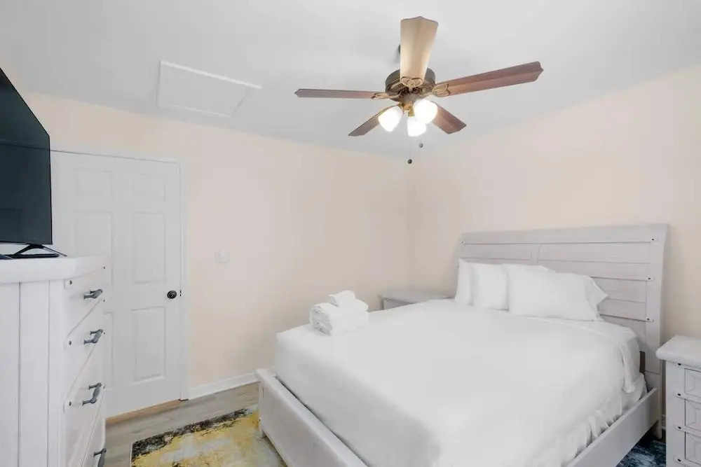 Cozy 2 Bed/1.5 Bath Duplex Just Blocks From Downtown Biloxi