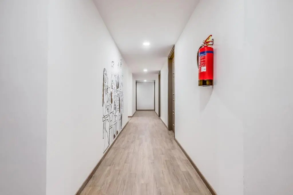 OYO Townhouse 493 Hotel Tel One Stay Near Omaxe Celebration Mall
