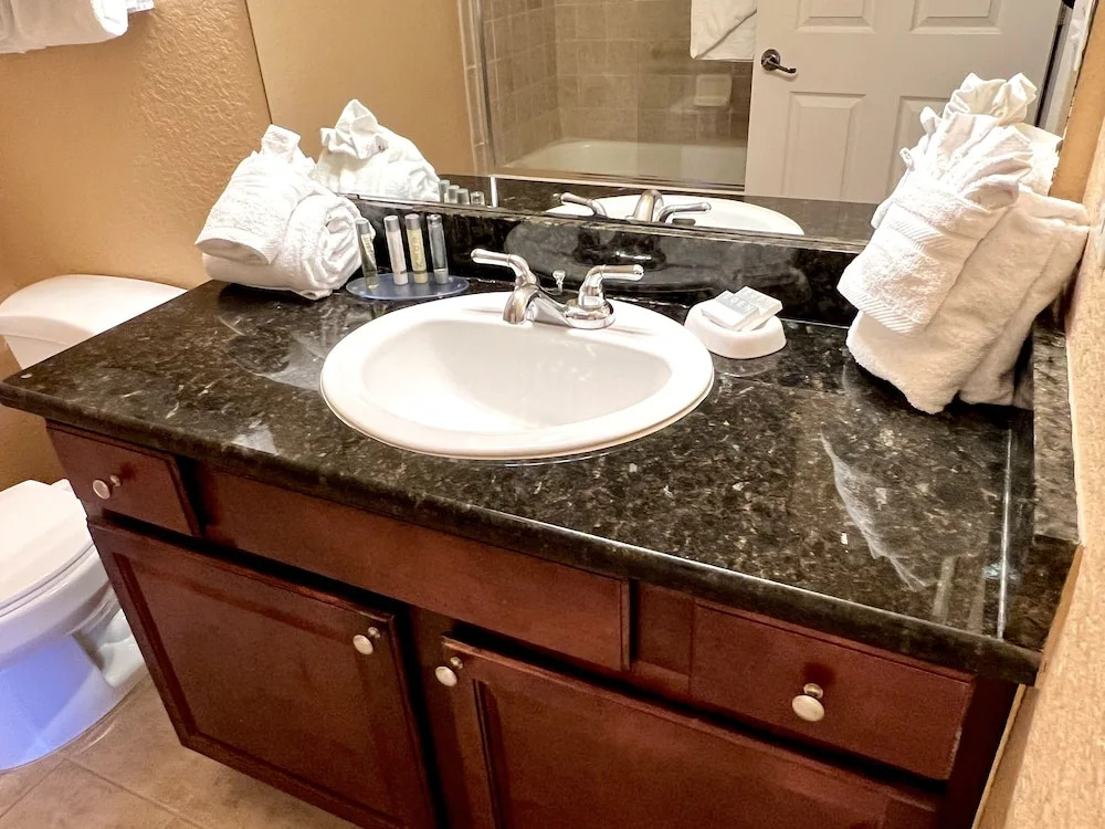 8020tt Unit 2404 - Tuscana Resort 3 Bedroom Condo by RedAwning