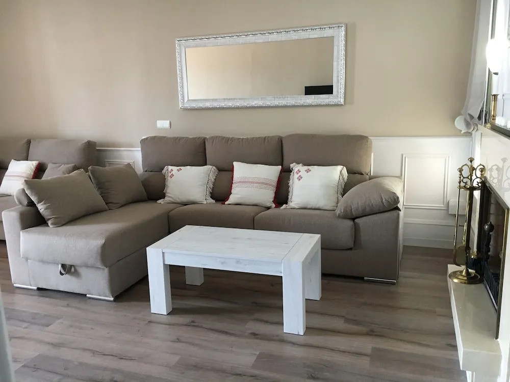 Apartamento Impecable Estancia Con Metro Delante