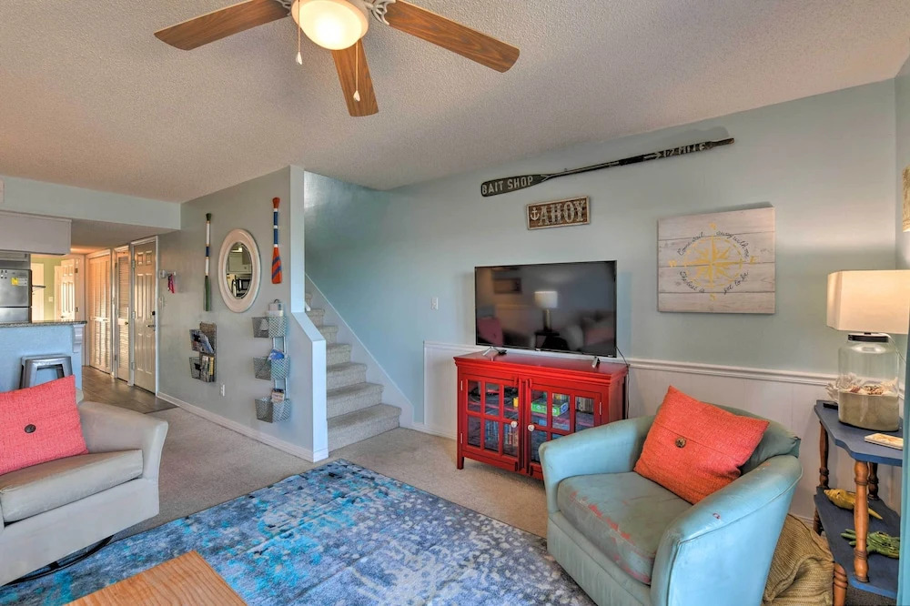 Stylish Gulf Shores Getaway w/ Dock Access!