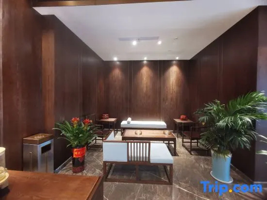 Till Bright Hotel, Changsha Railway College Metro Station