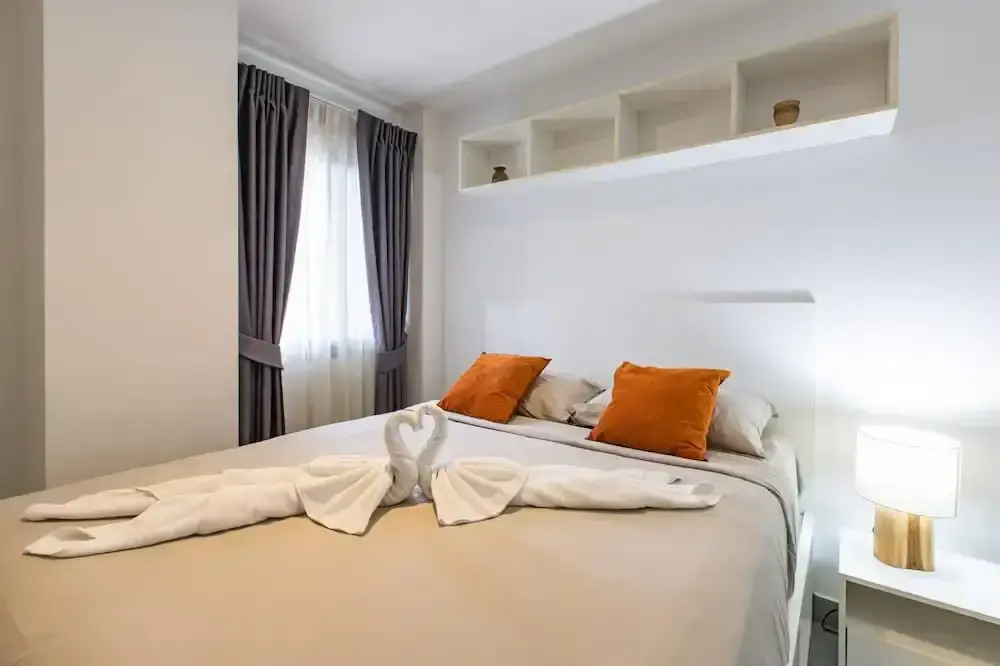 Modern Condo - 1BR T1-401
