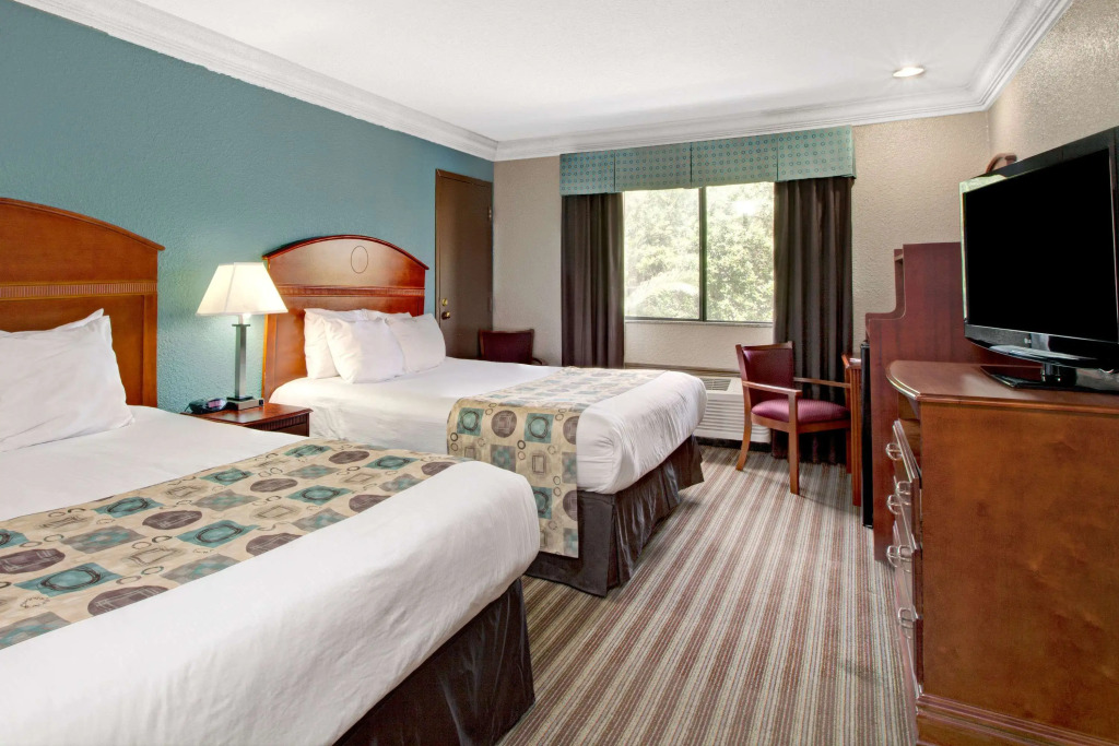 Red Lion Inn & Suites Houston IAH Airport
