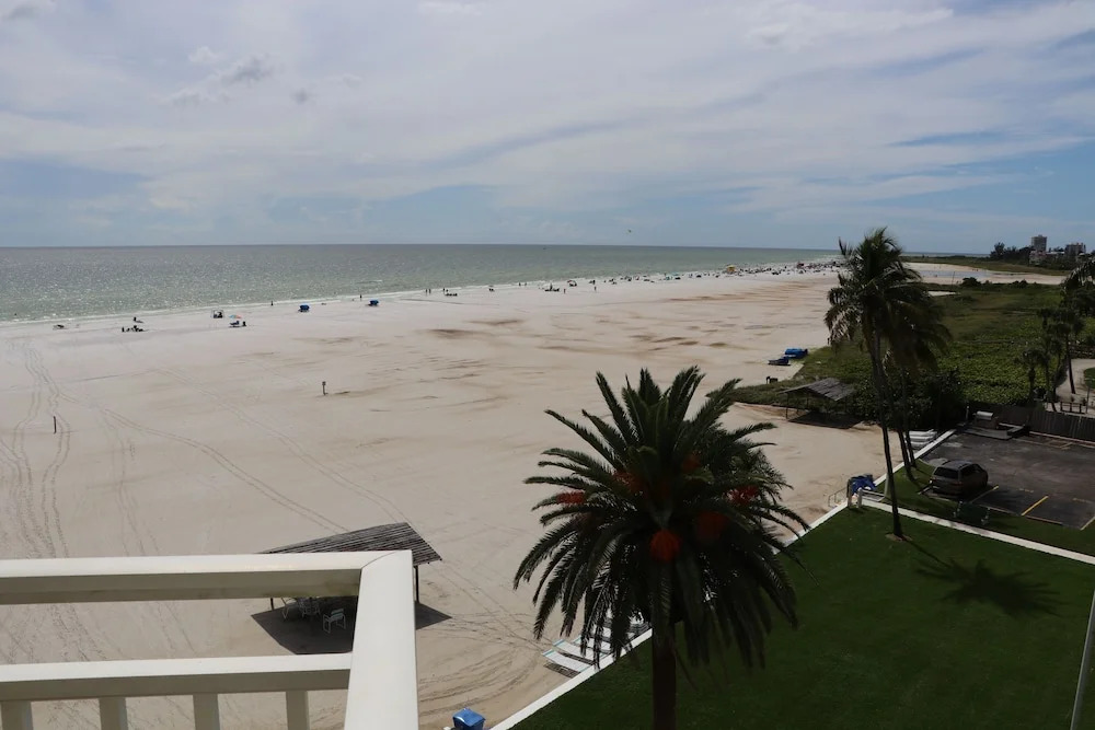 Jamaica Royale 501 - 3 Br Condo