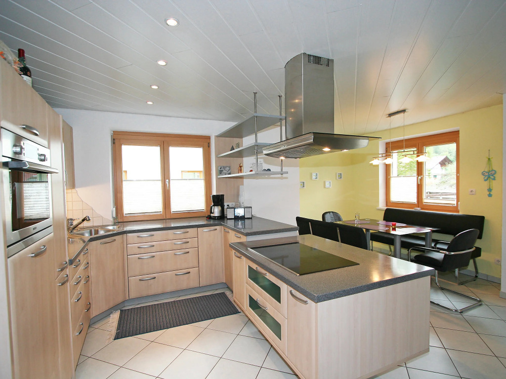 Holiday Home Heidi by Interhome