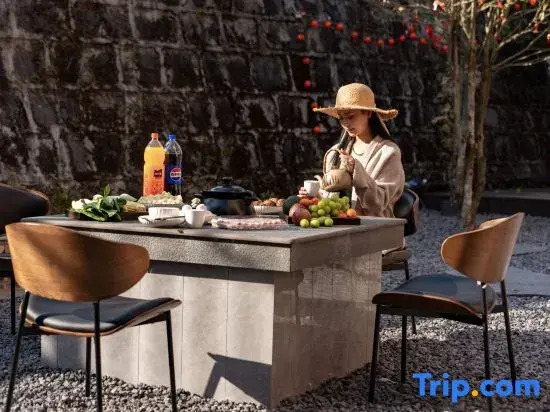 Wangyunju • Courtyard Hot Spring• Garden Homestay ( Century City Store)