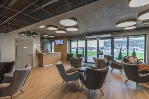 Air Hotel