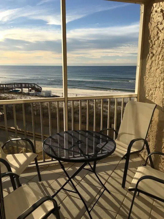 Gulf Shore Condo #302 - 2 Br condo by RedAwning