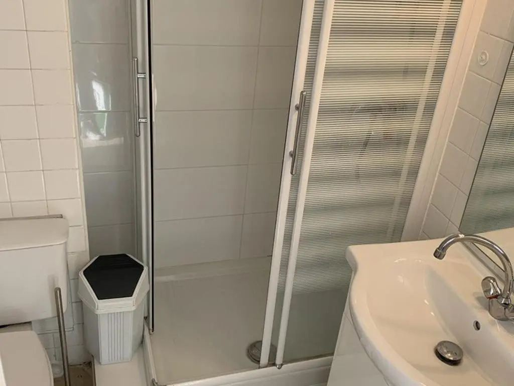 Appartement Balaruc-les-Bains, 1 pièce, 2 personnes - FR-1-571-14