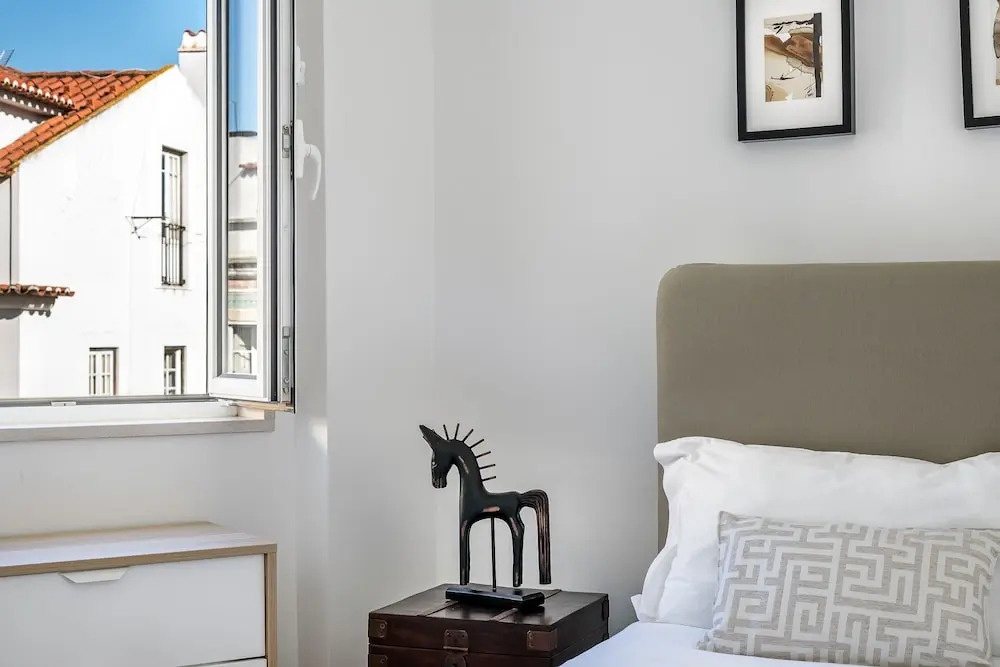 JOIVY Cosy 1-Bed Flat W/Seaview In Alfama