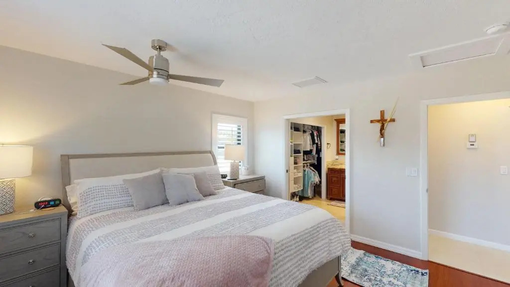 2 Bed Waterfront House I Minutes Away From The Beach