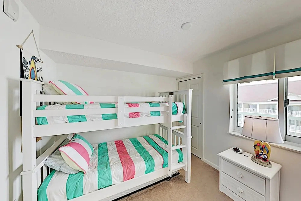 Stylish Beachfront Getaway W/ 2 Pools & Lazy River 3 Bedroom Condo