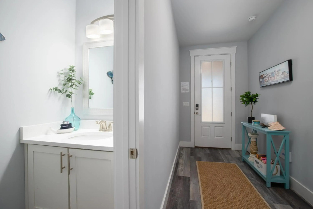 Gorgeous 3bd/2.5ba NEW Home w/ Private Heated Pool Steps From Beach!