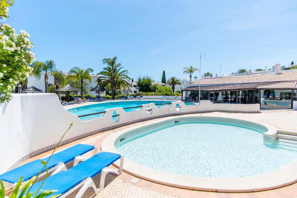#082 Sao Rafael Flat with Spacious Pool 5min Beach