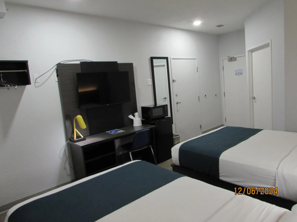 Motel 6-West Des Moines, IA