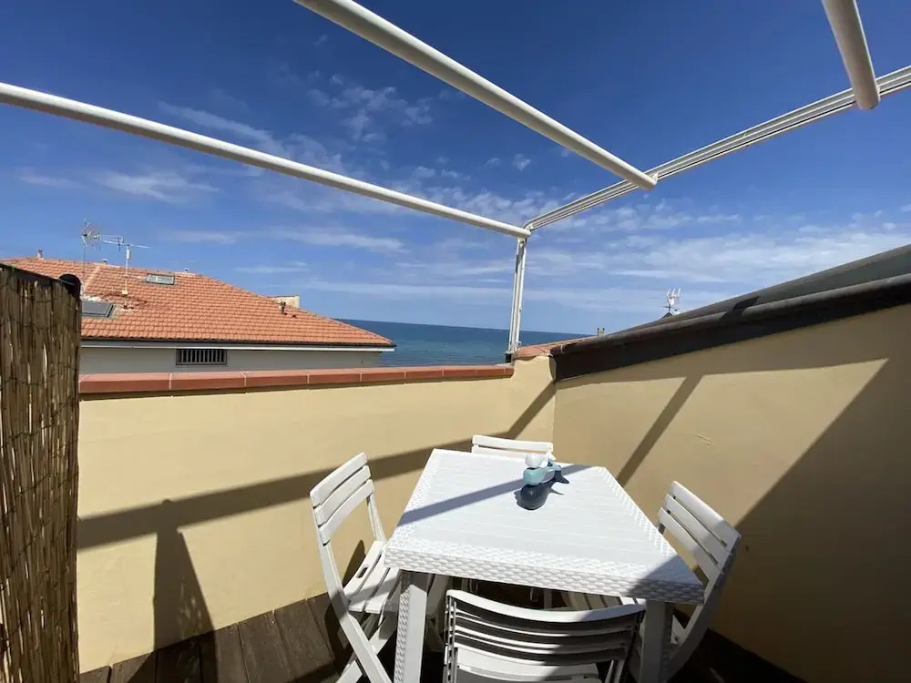 Two-room Apartment 3 Beds IN THE Conchiglia Area-rif Lucip2