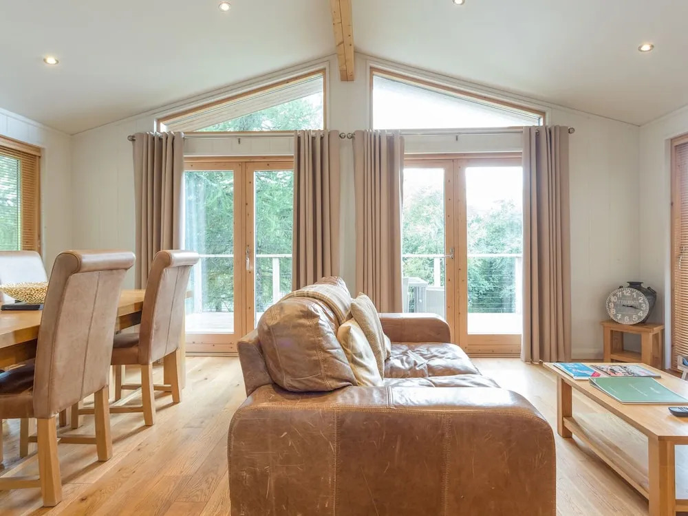 5 Lake View, Looe