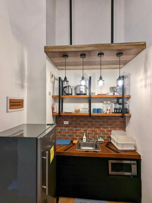 1BR Artist Loft Cambridge Cainta Pasig Fast Wifi