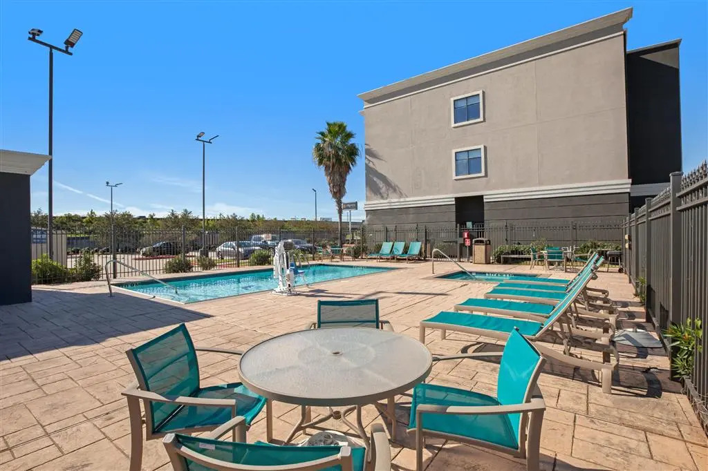 La Quinta Inn & Suites By Wyndham Houston Pasadena North