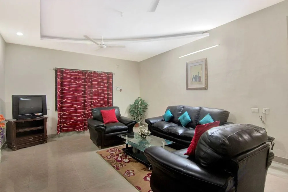 OYO 20009 SilverKey Gachibowli