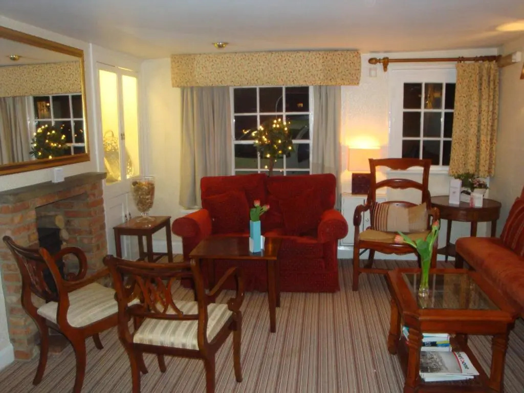 Magpies Restaurant with Rooms