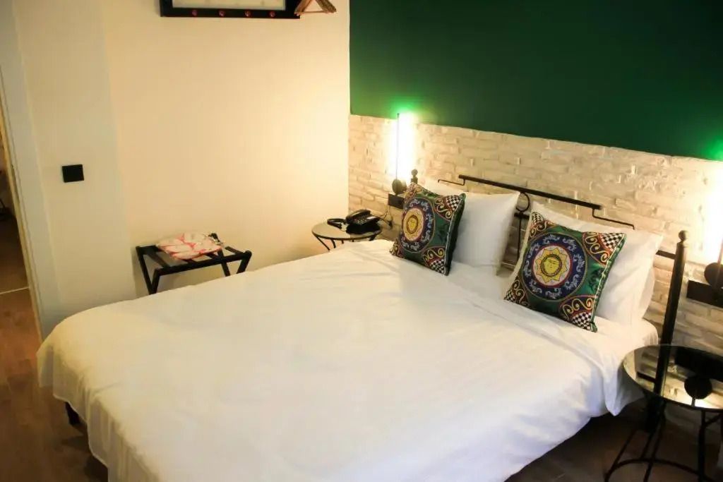 THINK HOTEL
