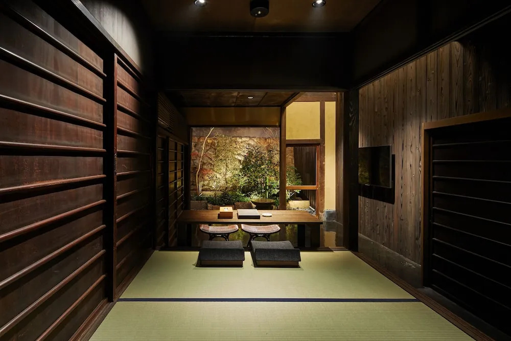 YADORU KYOTO Kagami No Yado