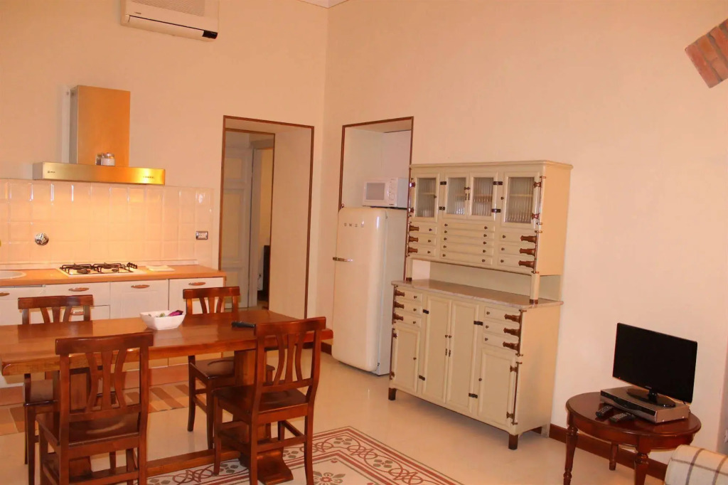 THREE APARTMENTS Via Roma