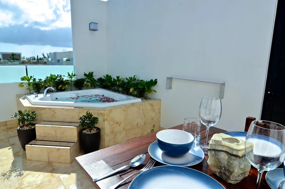 Anah Suites by Las Flores Vacation Rentals