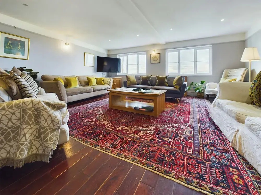 Tranquil Retreat in Devauden Countryside