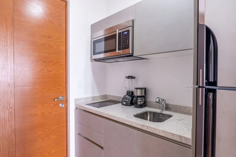 Menesse Midtown by Riviera Rentals