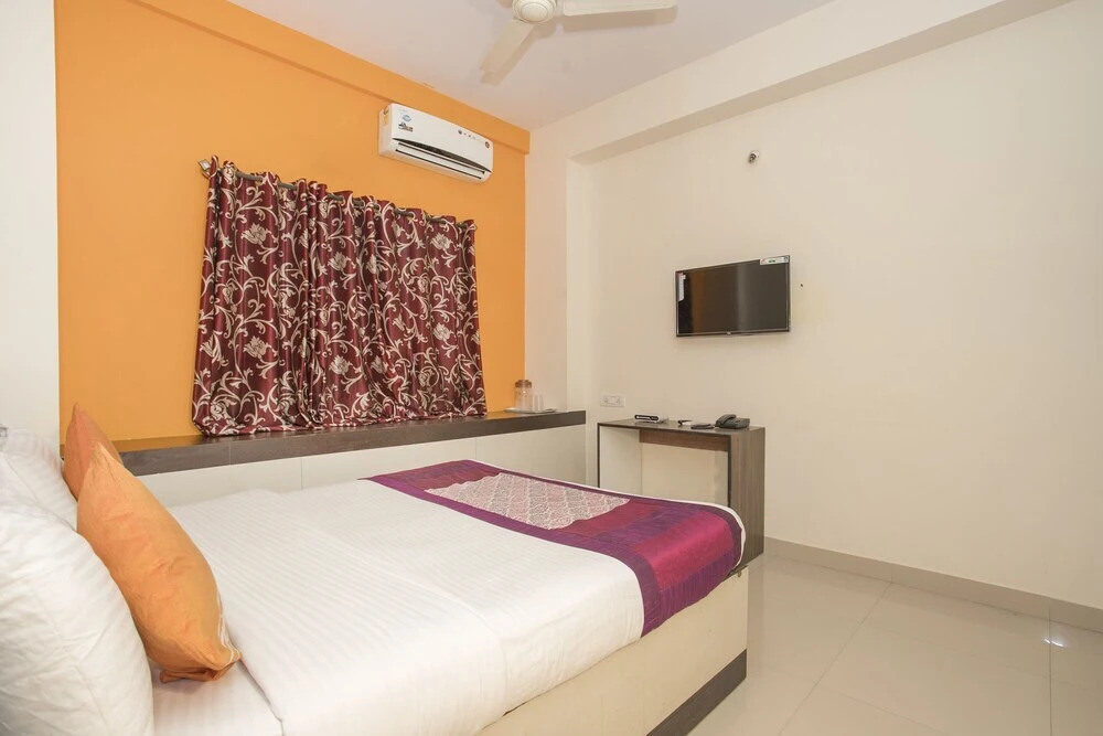 OYO 1848 Hotel Anugriha Rooms