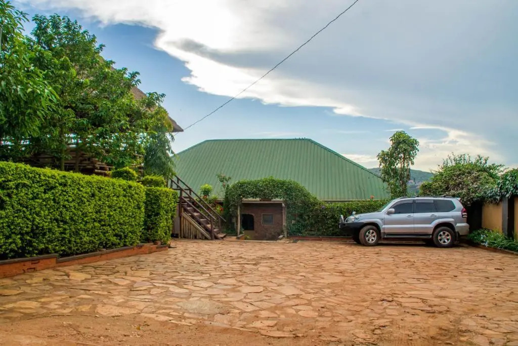 Hotel Gorillas Nest Entebbe
