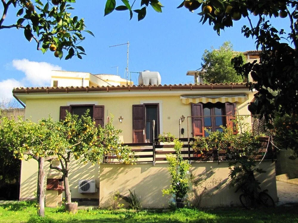 Spacious house in Lido di Noto with terrace and garden