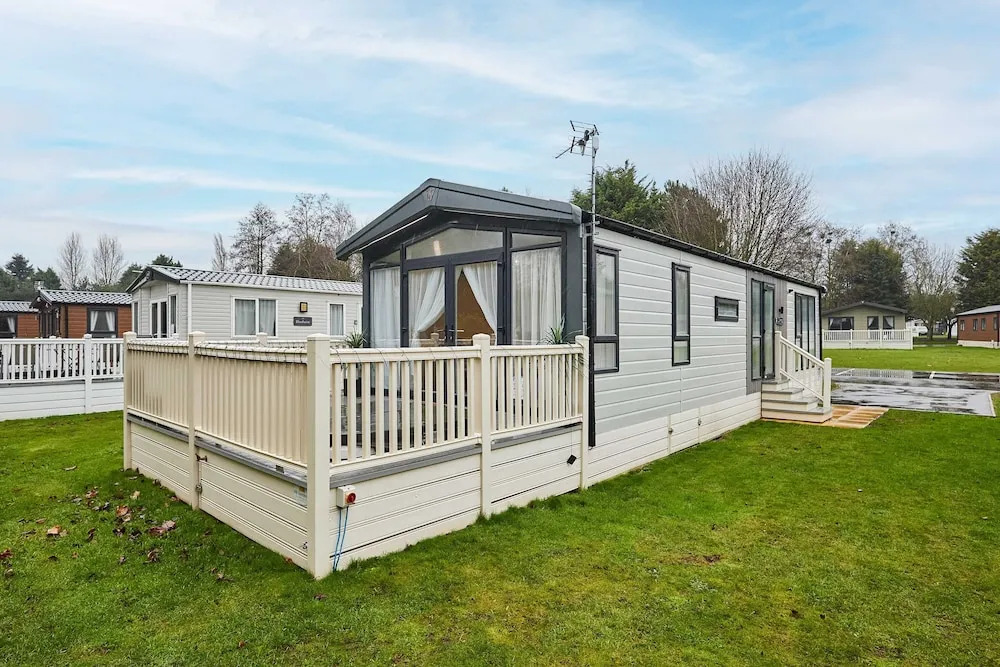 Host Stay Elegant Lodge
