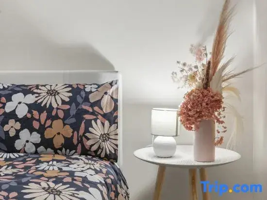 Southern Cross Modern 1BR Steps from Everything MEL CBD