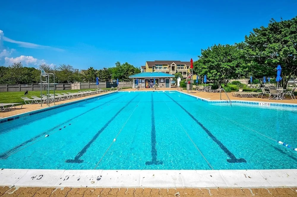 Seascape-heron Harbour 202-3 2 Bedroom Condo by RedAwning